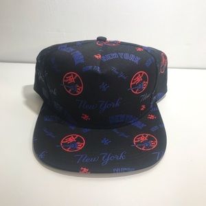 Rare BRAND NEW NY Yankees Black Snapback